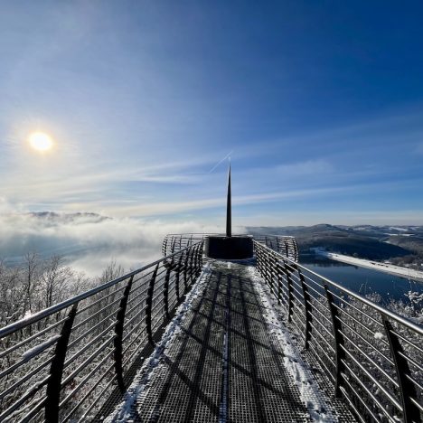 Aus Mauern auf Mauern